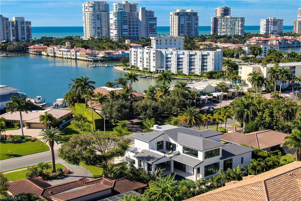 PARK SHORE - Residential