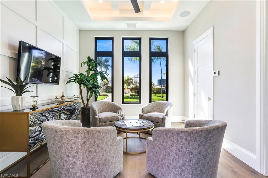 PARK SHORE - Residential