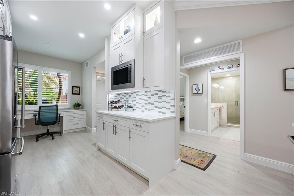 Properties 2400 Bayou LN 7509