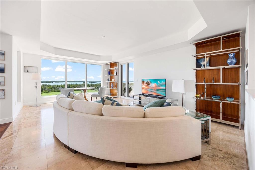 ESPERIA SOUTH - Residential Lease