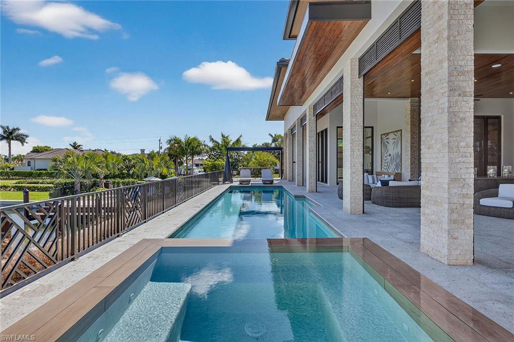 ESTATES - Residential