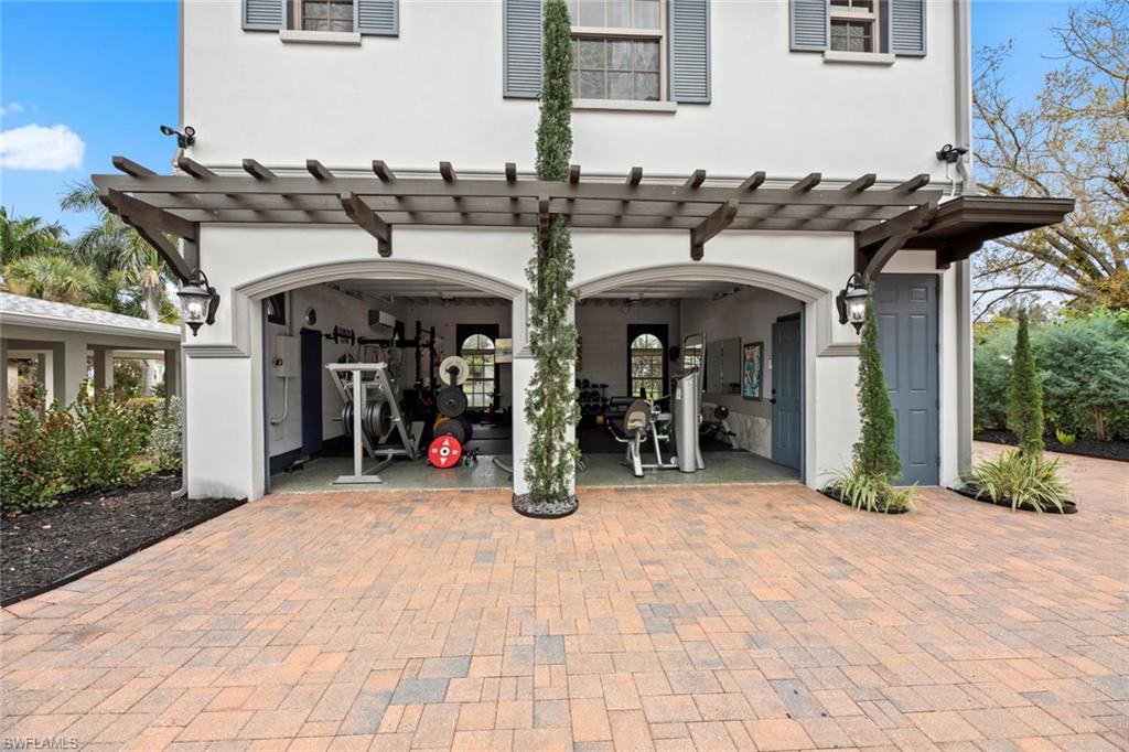 VALENCIA TERRACE - Residential