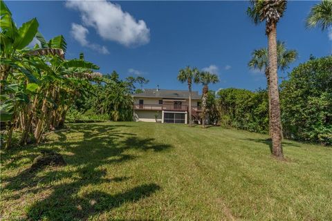 A home in NAPLES