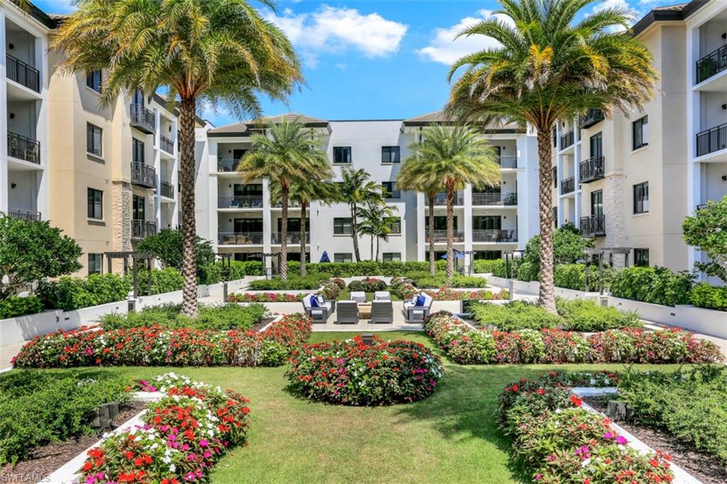 NAPLES SQUARE - Residential