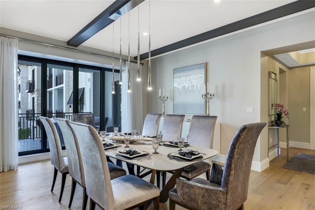 NAPLES SQUARE - Residential