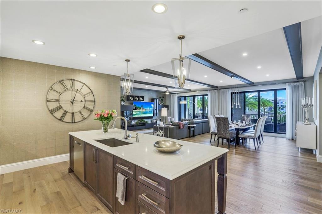 NAPLES SQUARE - Residential