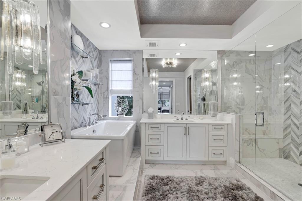 NAPLES SQUARE - Residential