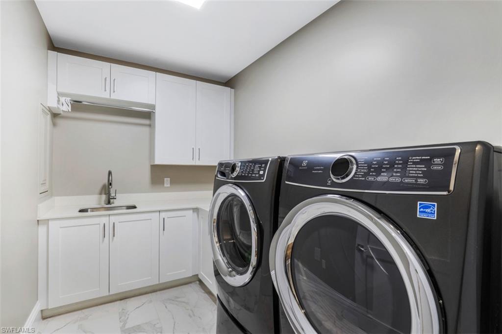 NAPLES SQUARE - Residential