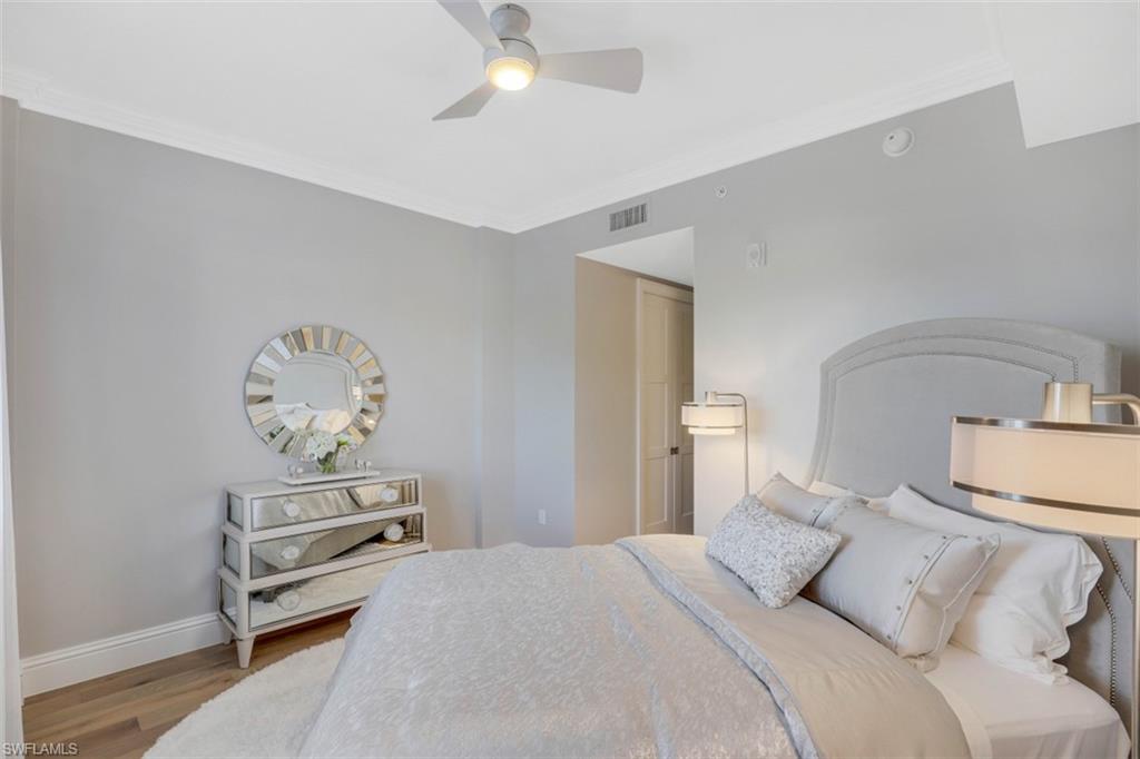 NAPLES SQUARE - Residential