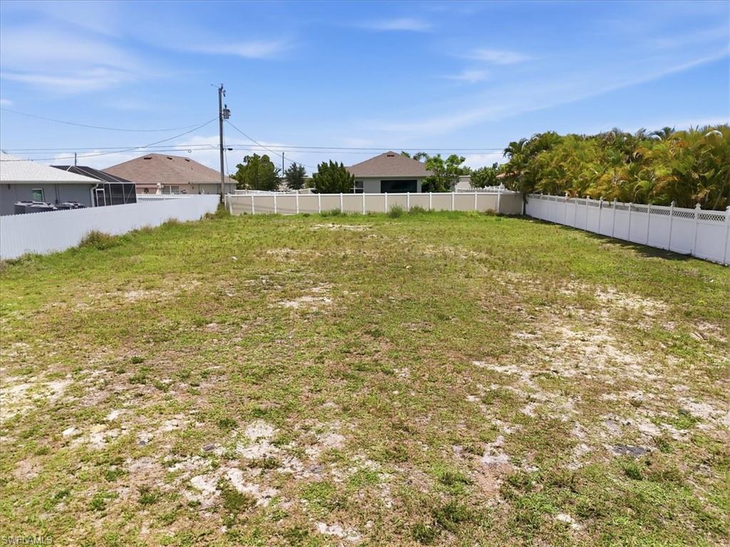 CAPE CORAL - Land