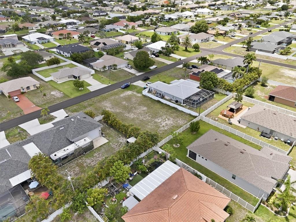 CAPE CORAL - Land