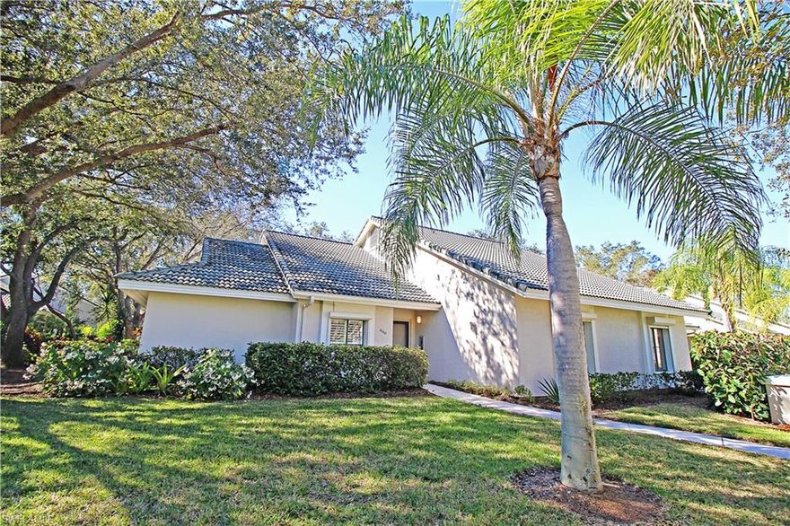 Move in ready, Beautiful lake view, 3 bedroom, 3 bath attached villa condo boasting 1,960 square feet under air. This tastefully remodeled home features granite counter tops, stainless steel appliances, custom wood cabinets, many built-ins, ample storage, modern zero entry showers, decorative archways, wood laminate flooring, full size laundry room, enclosed lanai, outdoor patio area, professional landscaped garden, single car garage and exterior storage. Do not miss this opportunity to own an amazing condo within the natural setting of Arbor Trace's 40 acres.

Arbor Trace is an active adult community with exceptional amenities including the 17th level Top of the Pointe Club overlooking the Bay and Gulf. North Naples campus for Hodges University Lifelong Learning classes. Enjoy the use of all club facilities, fine dining, and transportation. Housekeeping and maintenance optional. On-site assisted living and round-the-clock emergency monitoring for peace of mind.
