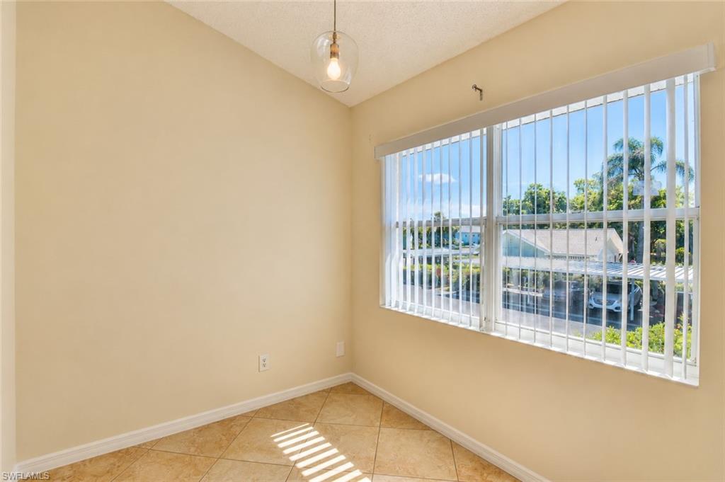 PIPERS POINTE - Residential