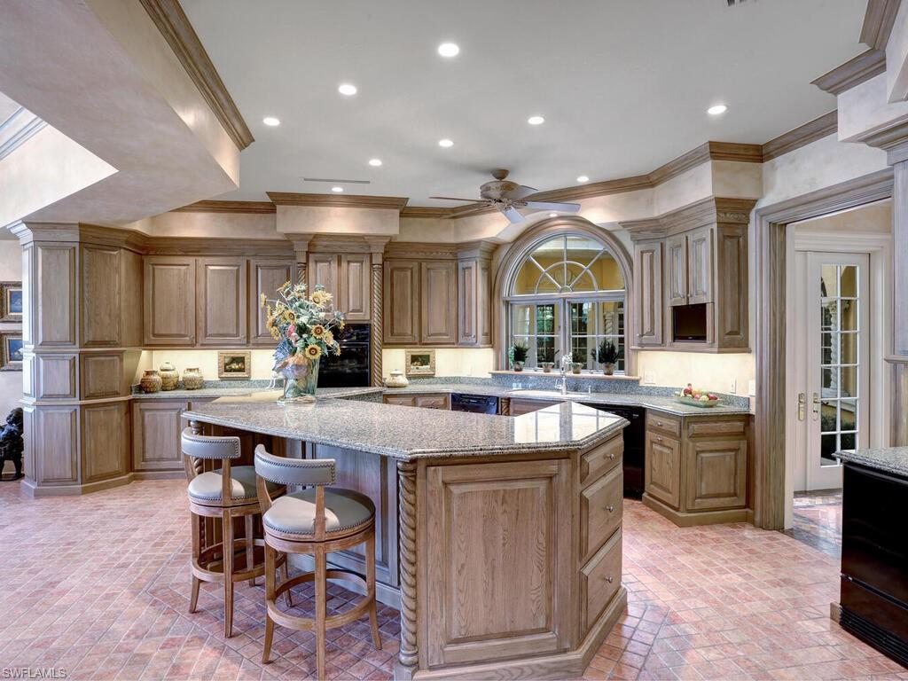 BAY COLONY SHORES - Residential