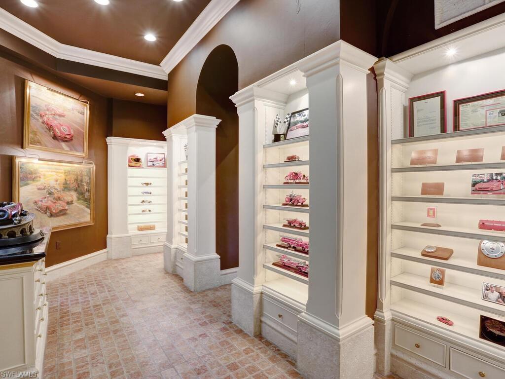 BAY COLONY SHORES - Residential