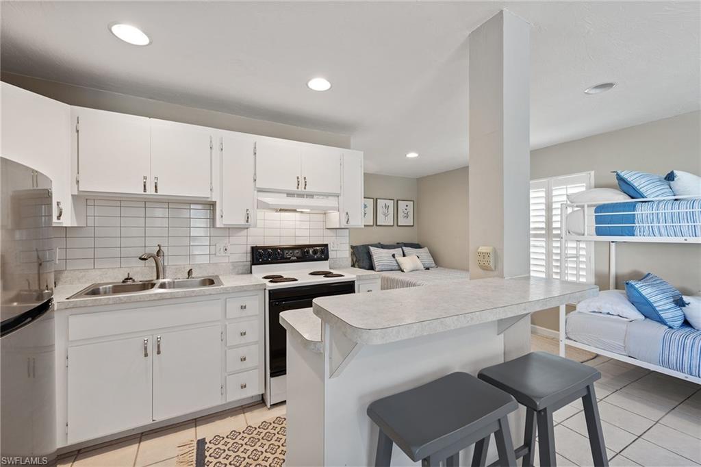 OAKES ESTATES - Residential