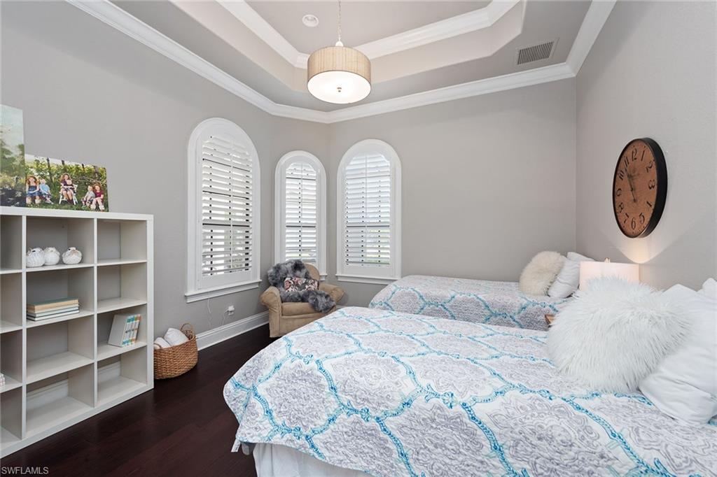 OAKES ESTATES - Residential