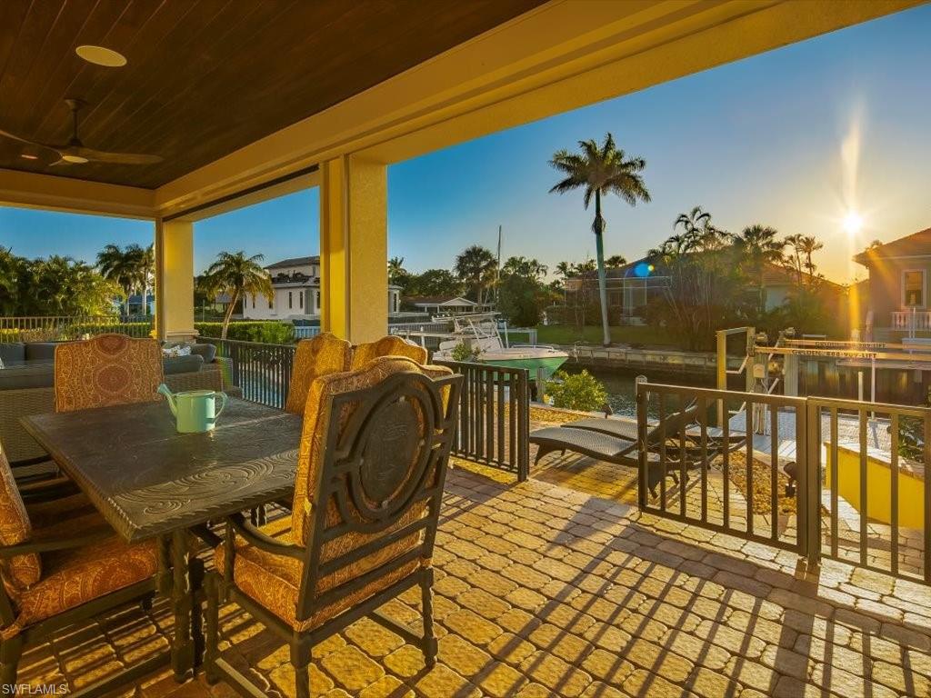 1550 Mullet LN