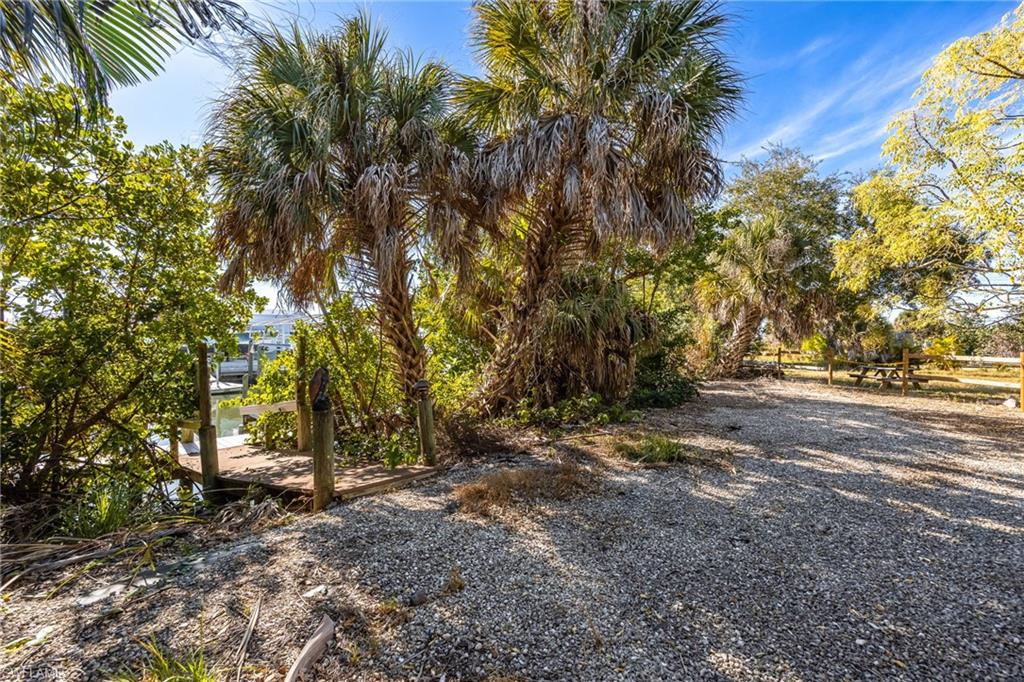 PALM TREE HARBORS - Residential