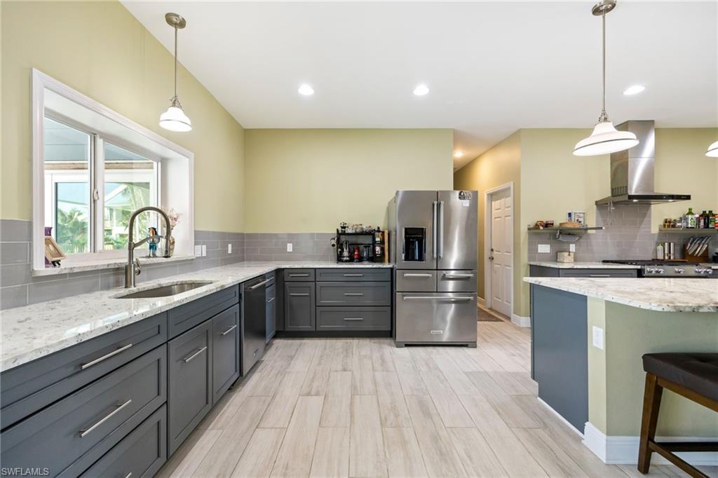 PALM TREE HARBORS - Residential