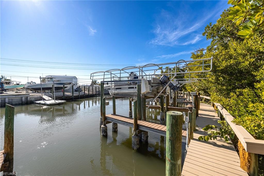 PALM TREE HARBORS - Residential