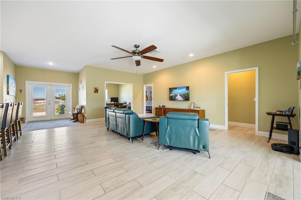 PALM TREE HARBORS - Residential