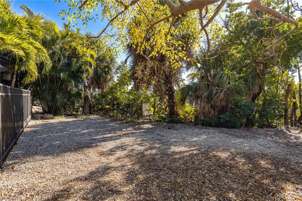 PALM TREE HARBORS - Residential