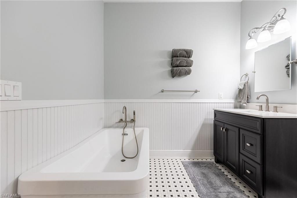 PALM TREE HARBORS - Residential