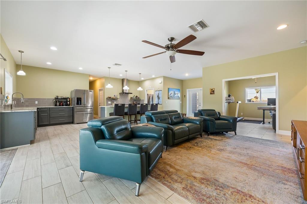 PALM TREE HARBORS - Residential