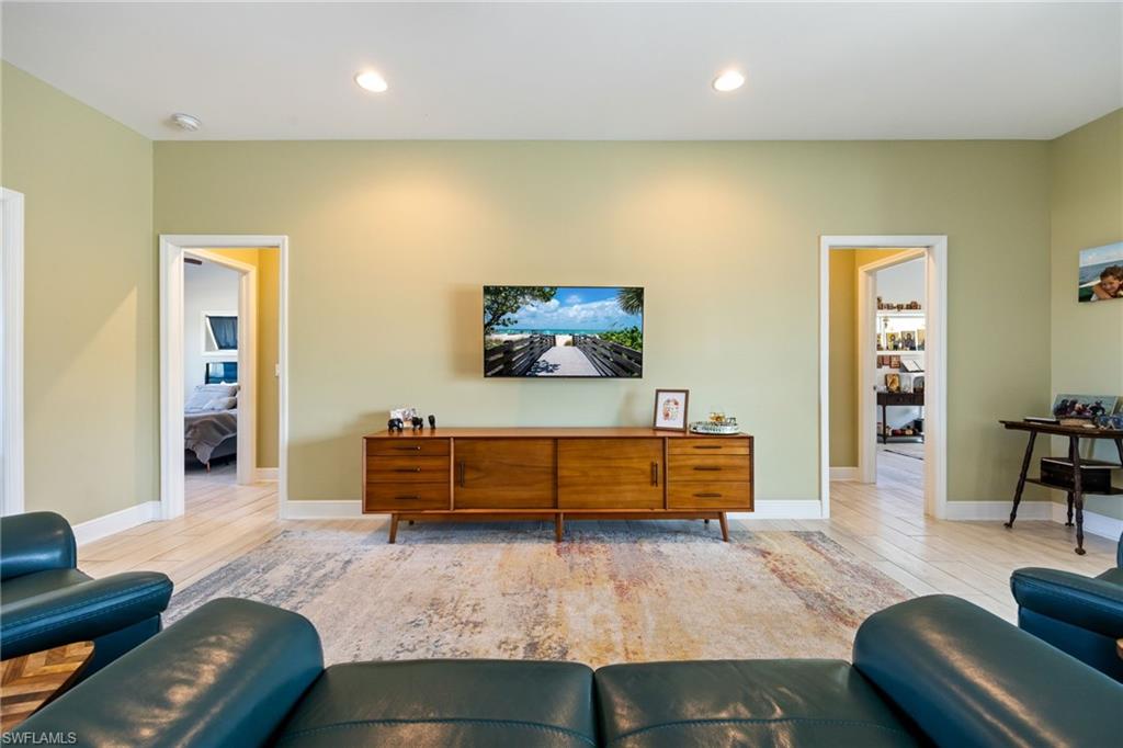 PALM TREE HARBORS - Residential