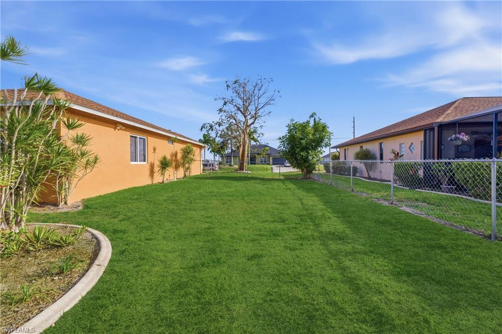 CAPE CORAL - Residential