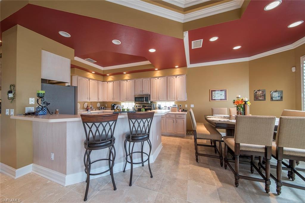 BAREFOOT BEACH - Residential