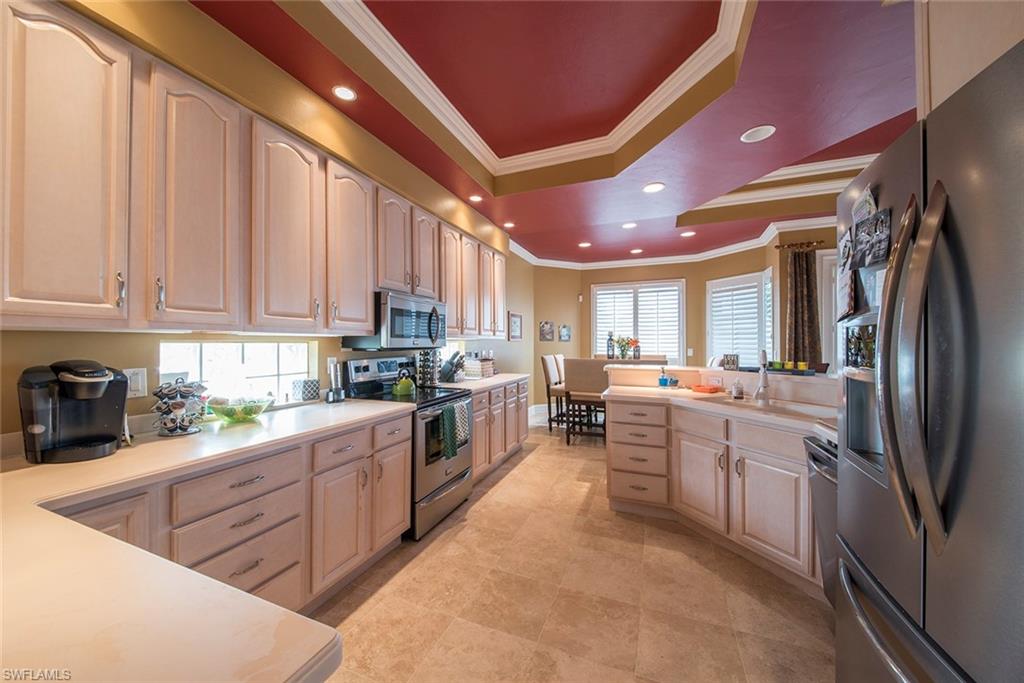 BAREFOOT BEACH - Residential