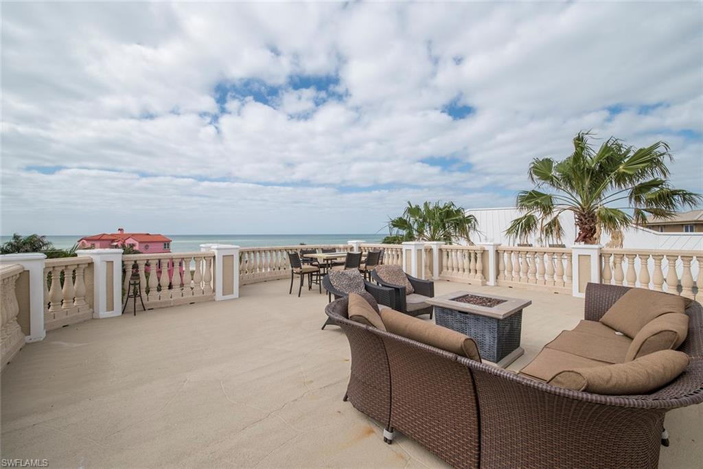 BAREFOOT BEACH - Residential