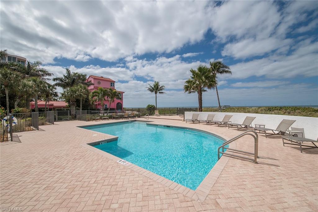 BAREFOOT BEACH - Residential