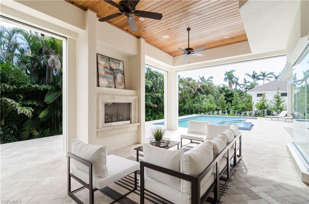 MOORINGS - Residential