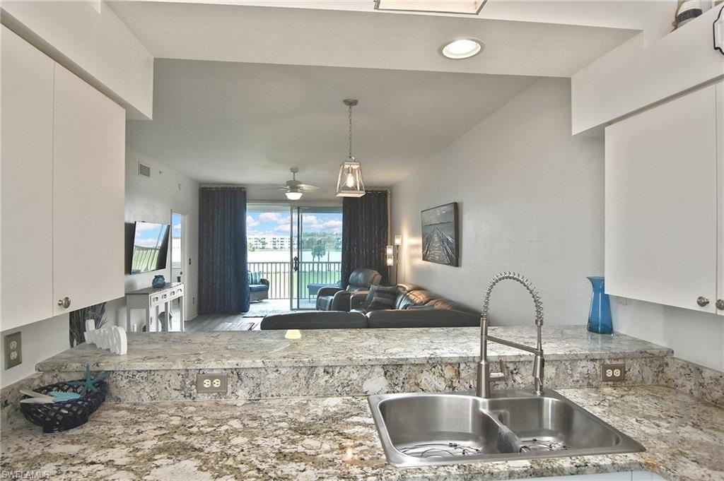 LAKESIDE GREEN - Residential