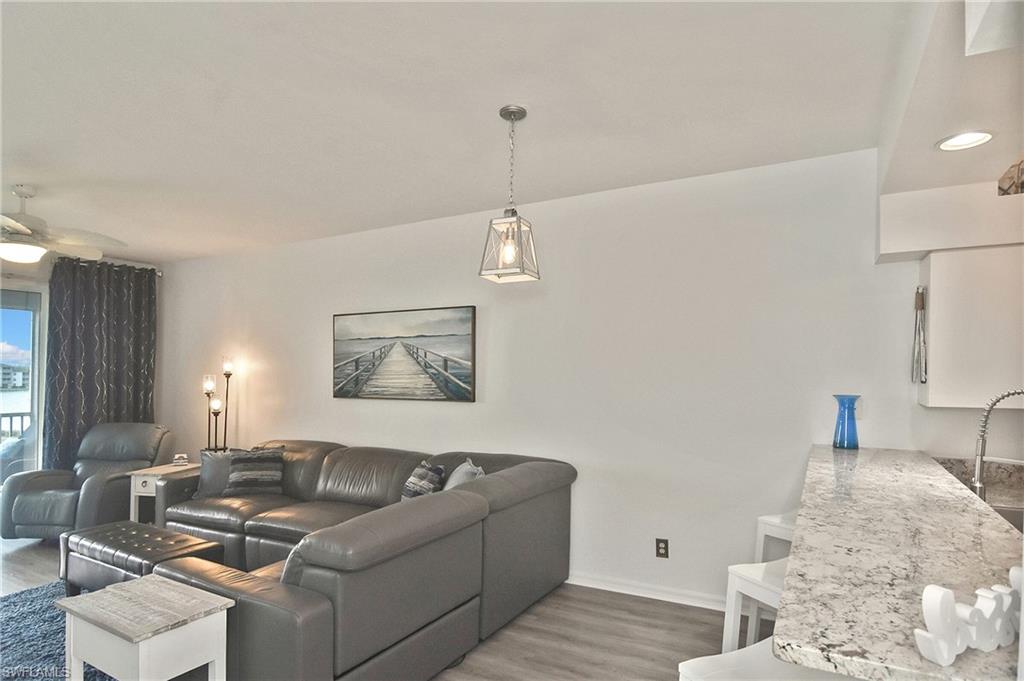 LAKESIDE GREEN - Residential