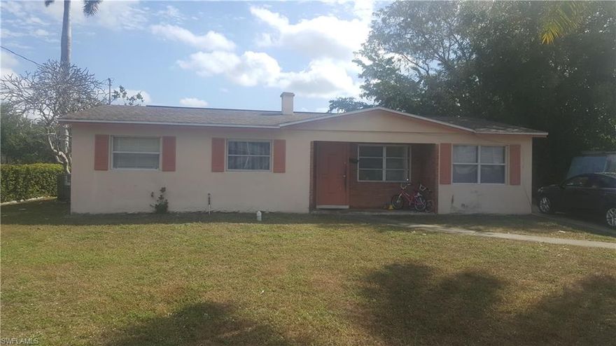 Gulf access via the Gordon River. Single family home with 3 bedrooms 1 Bath Located in River Park. Great location if you want close access to Olde Naples shopping and dining. Great investment needs TLC being sold AS-IS.