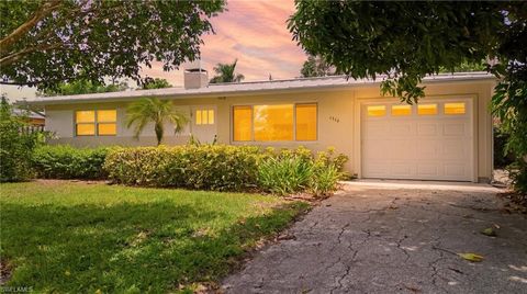 Photo of 1316 Rordon AVE, NAPLES, FL 34103 (MLS # 226023249)