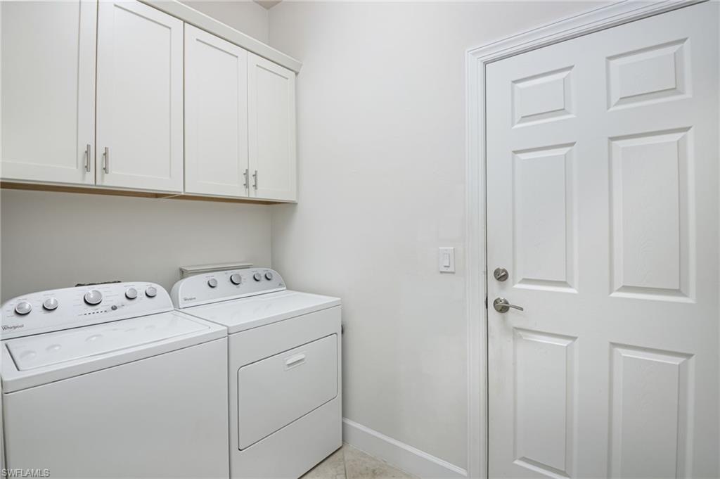 WHISPERING PALMS - Residential