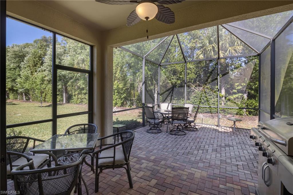 WHISPERING PALMS - Residential