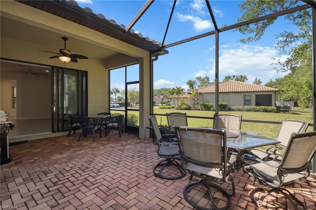 WHISPERING PALMS - Residential