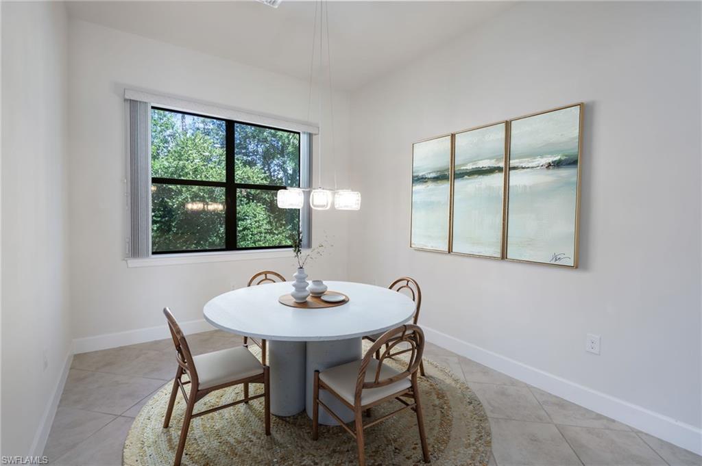 WHISPERING PALMS - Residential