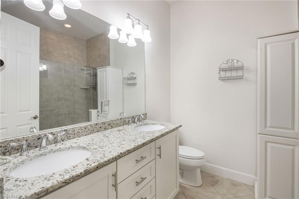 WHISPERING PALMS - Residential