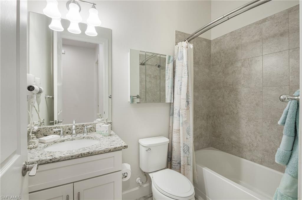 WHISPERING PALMS - Residential