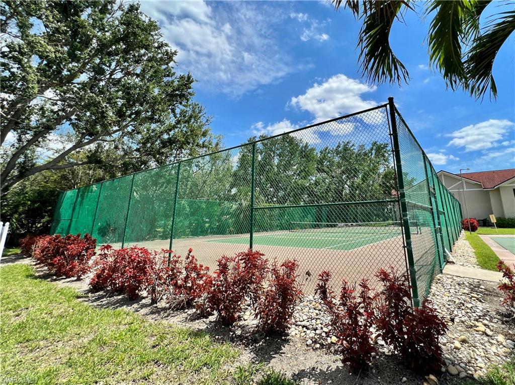 VILLAGES - Residential