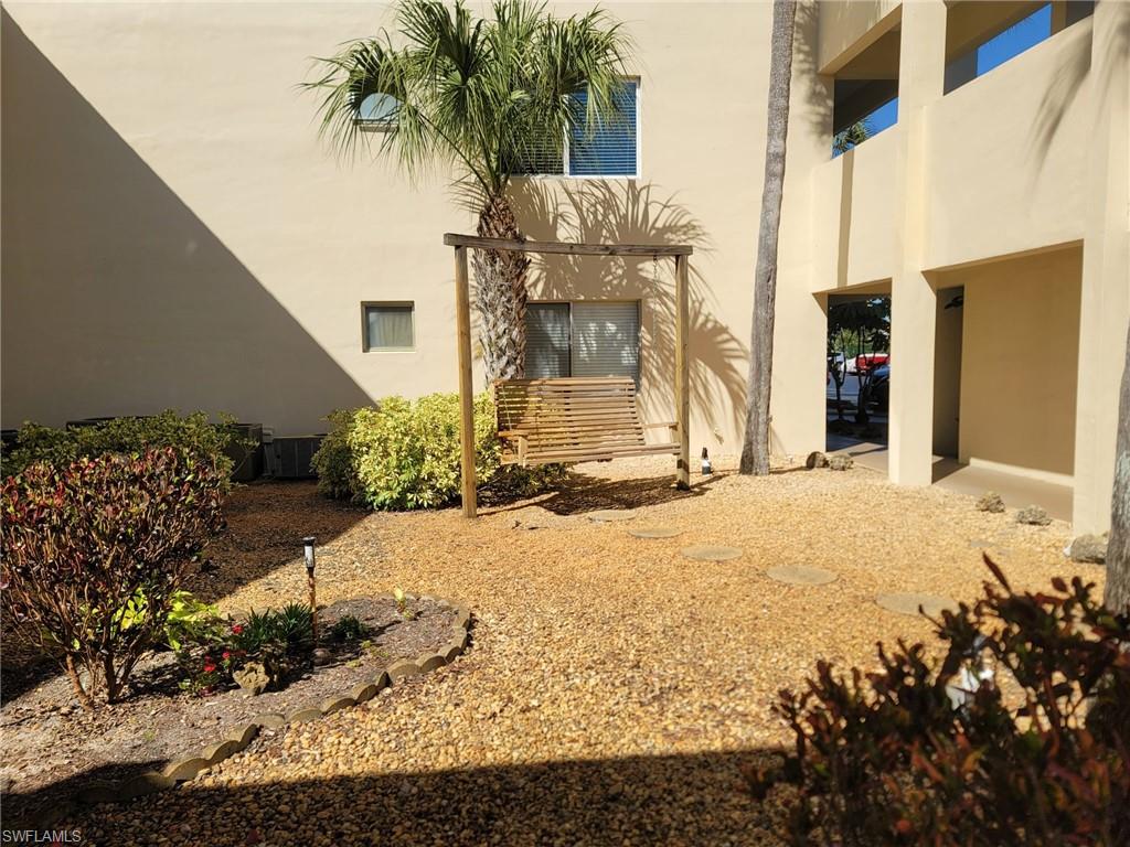 FAIRWAYS CONDO III - Residential Lease