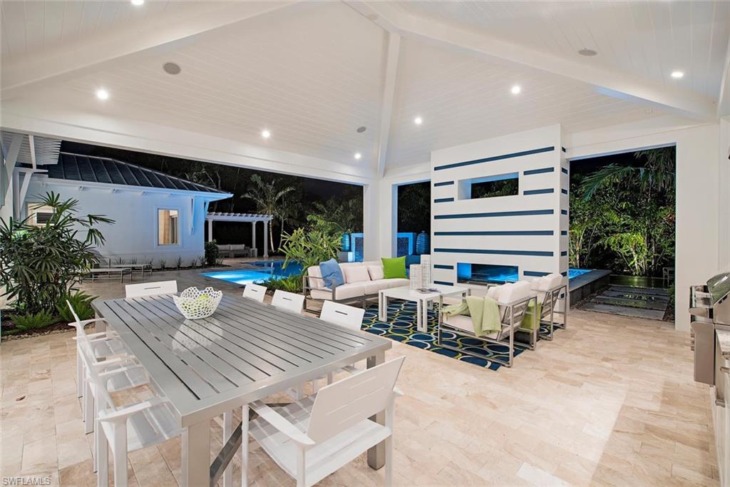 MOORINGS - Residential