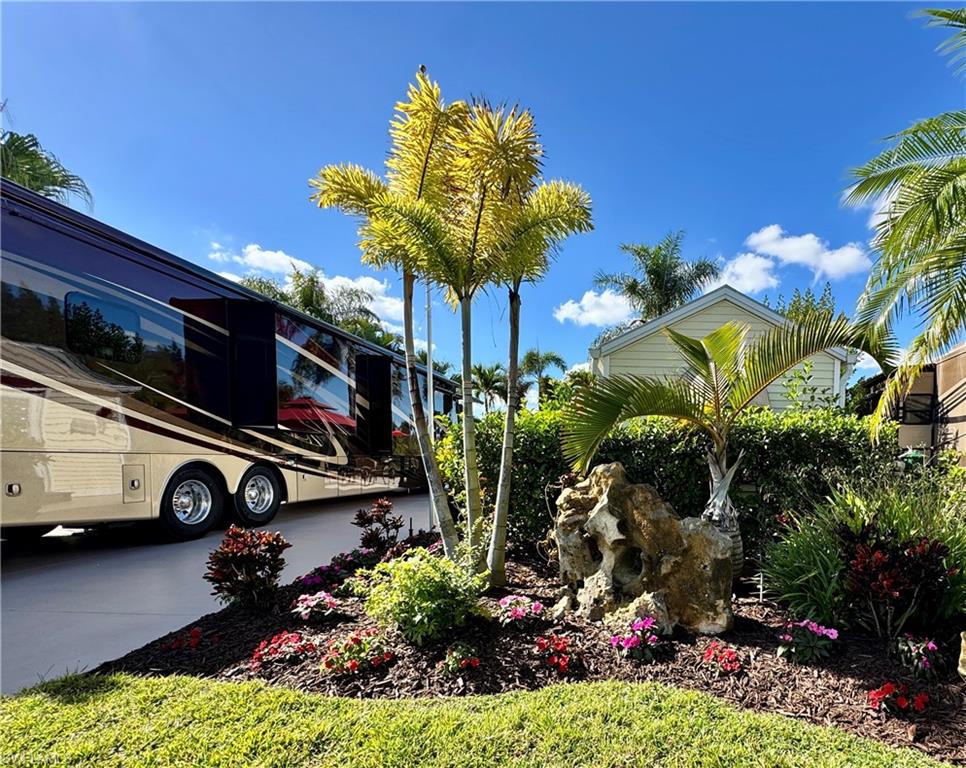 RIVERBEND MOTORCOACH RESORT - Land